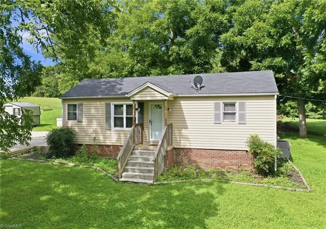 Photo 3 of Single family home for sale at 2138 Nc Hwy 62, Burlington, NC 27217 | MLS# 1230843 | Listing updated on 2026-09-11