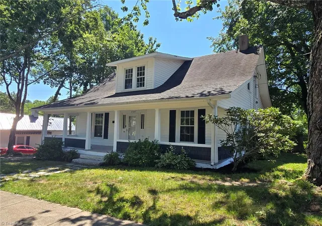2nd image of 309 Taylor St, Mount Airy, NC 27030 | MLS# 1225659