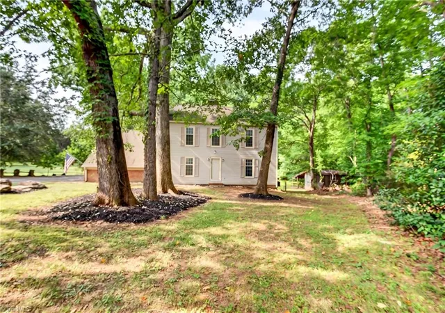 Homes for sale in Asheboro, NC | 2063 Country Trl, Asheboro, NC 27205 | MLS# 1225787