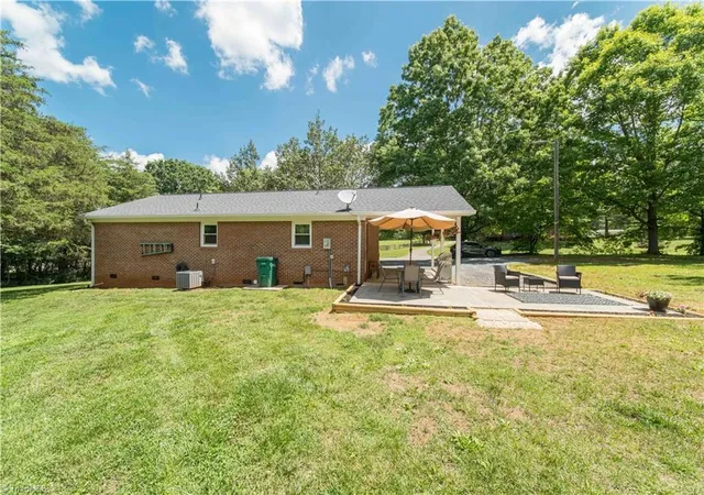 Homes for sale in Pfafftown, NC | 2186 Vienna Dozier Rd, Pfafftown, NC 27040 | MLS# 1222639