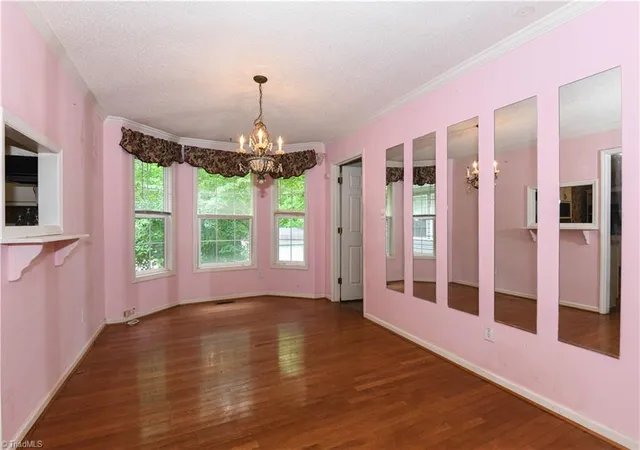 Photo 4 of Sale Pending at 3810 Crickett Ln, Winston Salem, NC 27105 | MLS# 1228288 | Listing updated on 2026-09-16
