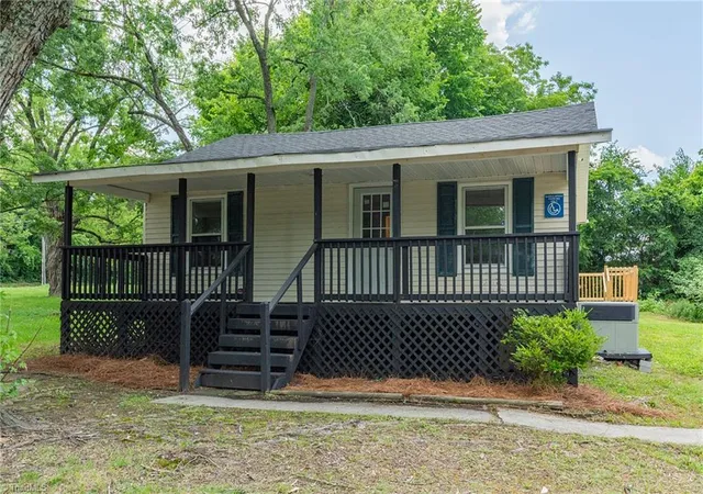 Homes for sale in Thomasville, NC | 304 Phillips St, Thomasville, NC 27360 | MLS# 1226640