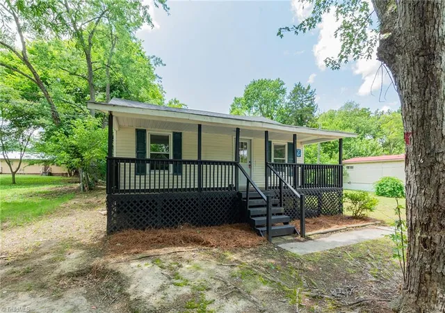 Homes for sale in Thomasville, NC | 304 Phillips St, Thomasville, NC 27360 | MLS# 1226640