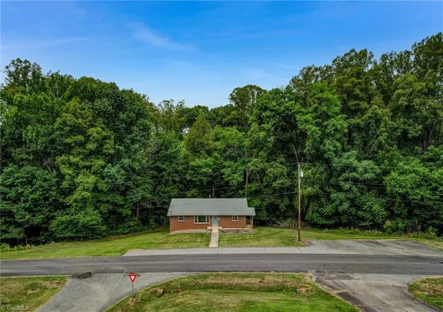Homes for sale in Reidsville, NC | 164 Tyre Dodson Rd, Reidsville, NC 27320 | MLS# 1223067
