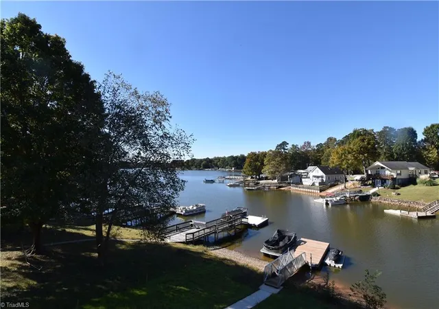 3rd image of 310 Lake Shore Ave, Lexington, NC 27292 | MLS# 1215288