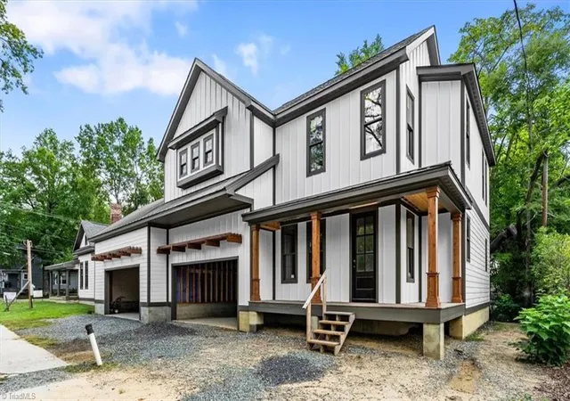 3rd image of 901 Cherry St, Greensboro, NC 27401 | MLS# 1231204