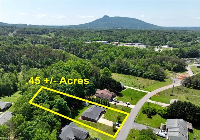 Homes for sale in Pilot Mountain, NC | 516 Lynchburg Rd, Pilot Mountain, NC 27041 | MLS# 1220313