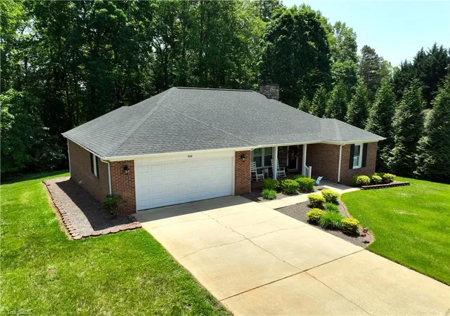 Homes for sale in Pilot Mountain, NC | 516 Lynchburg Rd, Pilot Mountain, NC 27041 | MLS# 1220313