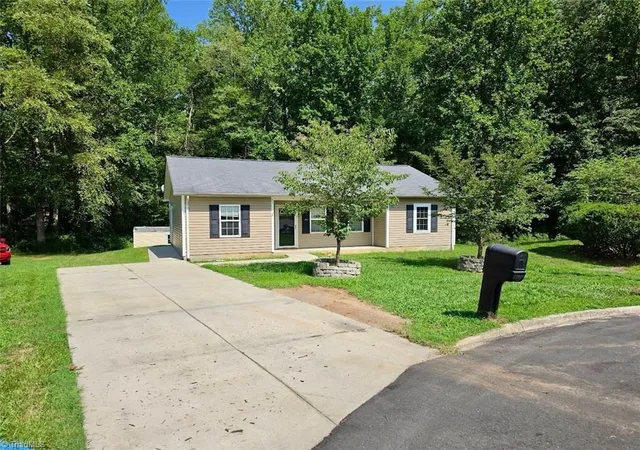 Photo 1 of Single family home for sale at 111 Dundee Ct, Maiden, NC 28650 | MLS# 1228110 | Listing updated on 2026-09-01
