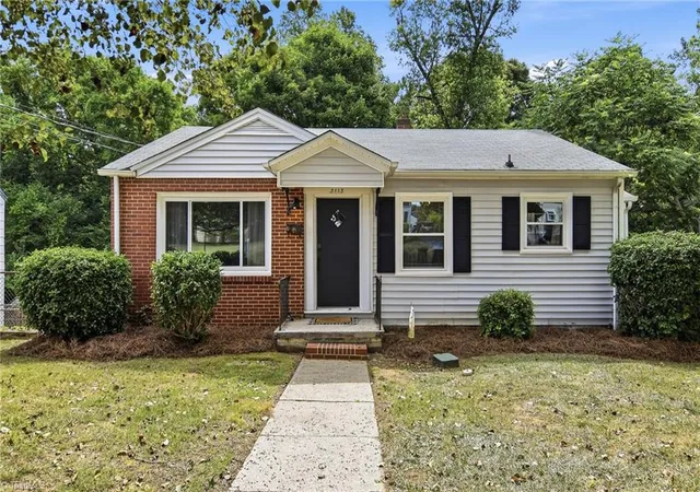 Homes for sale in Winston Salem, NC | 3113 Luther St, Winston Salem, NC 27127 | MLS# 1225209