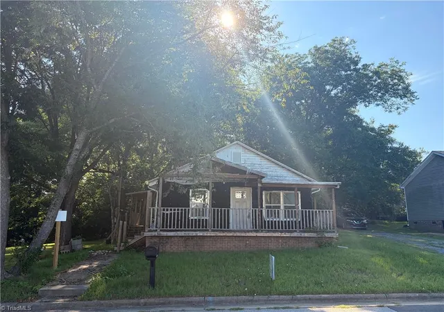 1st image of 105 Cherry St, Reidsville, NC 27320 | MLS# 1229691