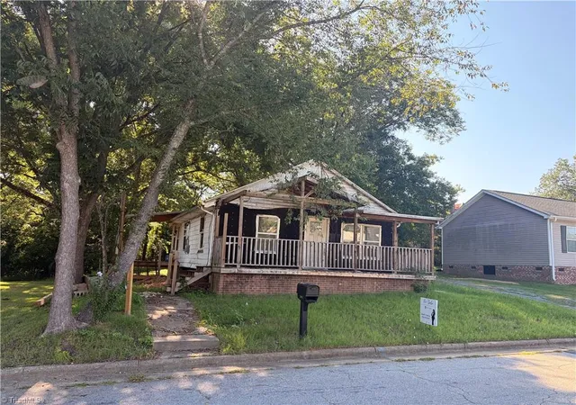 2nd image of 105 Cherry St, Reidsville, NC 27320 | MLS# 1229691