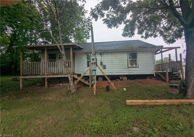 Photo 3 of Sale Pending at 105 Cherry St, Reidsville, NC 27320 | MLS# 1229691 | Listing updated on 2026-10-05