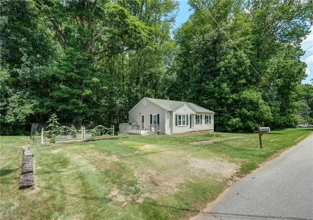 Photo 2 of Sale Pending at 315 Turner Dr Ext, Reidsville, NC 27320 | MLS# 1228290 | Listing updated on 2026-09-15