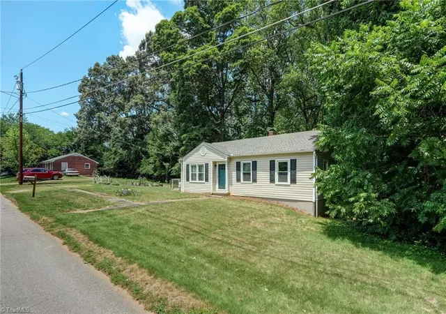 Photo 3 of Sale Pending at 315 Turner Dr Ext, Reidsville, NC 27320 | MLS# 1228290 | Listing updated on 2026-09-15