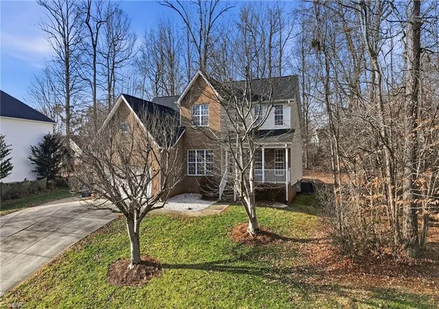 Photo 3 of Sale Pending at 4336 Clovelly Dr, Greensboro, NC 27406 | MLS# 1211891 | Listing updated on 2026-09-19