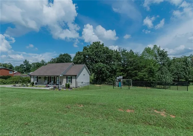 Photo 2 of Sale Pending at 185 Broadway Rd, Lexington, NC 27295 | MLS# 1230180 | Listing updated on 2026-09-15