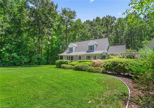 Photo 4 of Single family home for sale at 3005 Bramblewood Dr, Mebane, NC 27302 | MLS# 1233868 | Listing updated on 2026-09-14