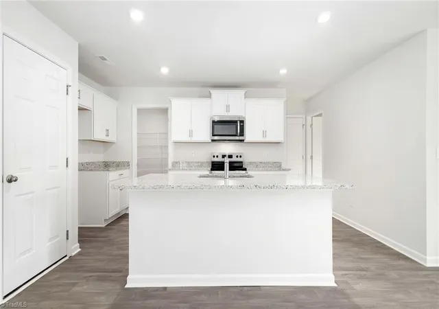 4th image of 124 Beechwood Cir, Thomasville, NC 27360 | MLS# 1218502