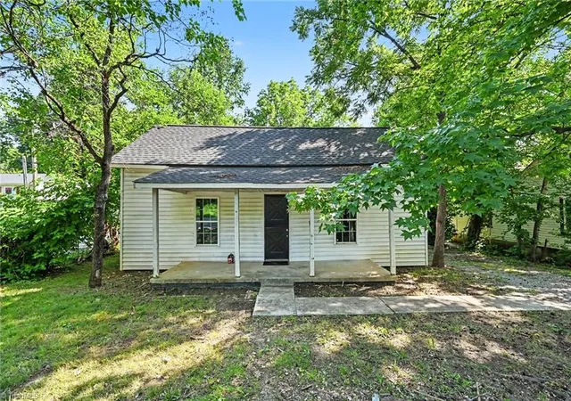 Photo 1 of Single family home for sale at 1119 N Park Ave, Burlington, NC 27217 | MLS# 1228255 | Listing updated on 2026-07-19