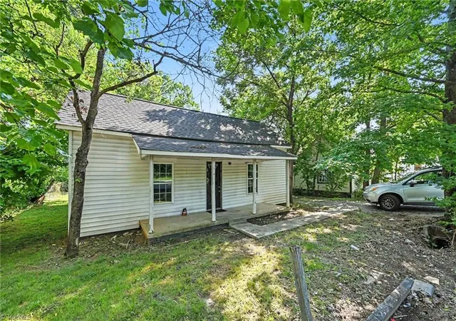 Photo 2 of Single family home for sale at 1119 N Park Ave, Burlington, NC 27217 | MLS# 1228255 | Listing updated on 2026-07-19