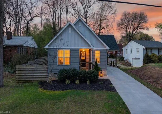 2nd image of 629 Rockspring Rd, High Point, NC 27262 | MLS# 1213302