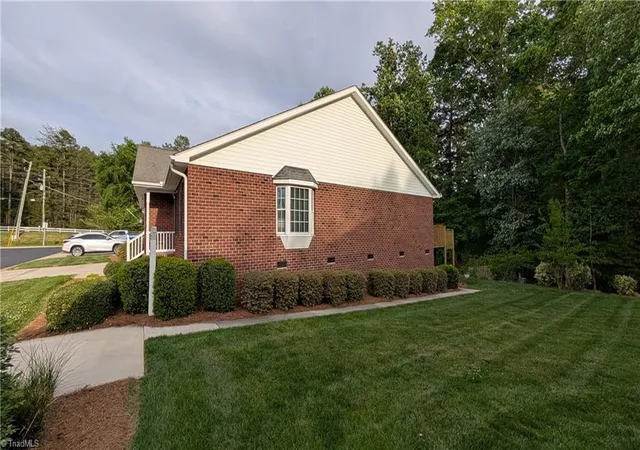 2nd image of 924 Easy St, Asheboro, NC 27205 | MLS# 1216798