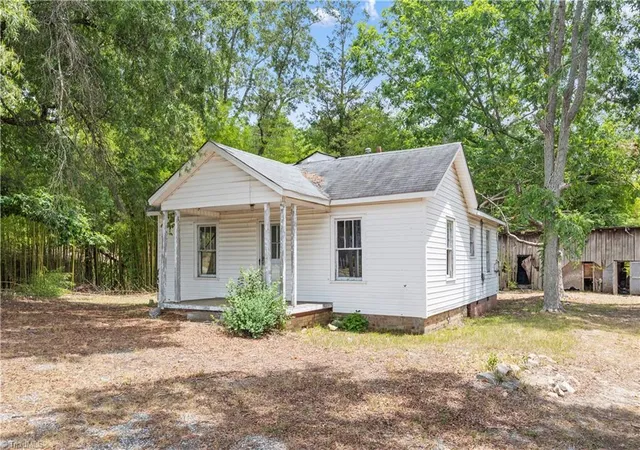 33rd image of 709 Westover Dr, High Point, NC 27265 | MLS# 1225647