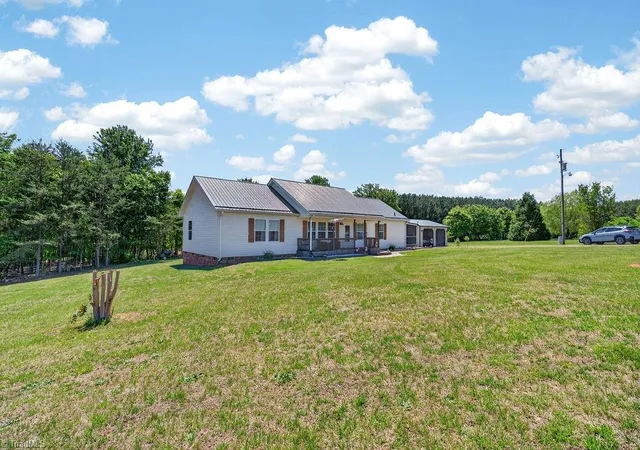 50th image of 135 Blueridge View Ln, Mount Airy, NC 27030 | MLS# 1218322