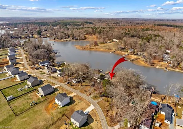 Photo 3 of Single family home for sale at 1331 Hickory Point Dr, Lexington, NC 27292 | MLS# 1211838 | Listing updated on 2026-09-08