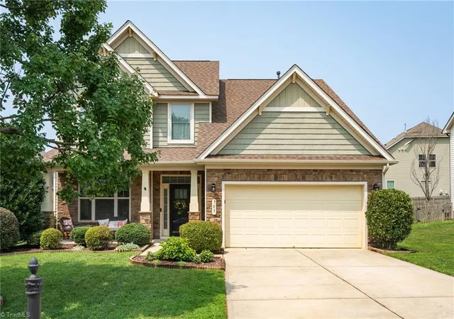 Photo 3 of Sale Pending at 703 Fairway Dr, Mebane, NC 27302 | MLS# 1229383 | Listing updated on 2026-09-16