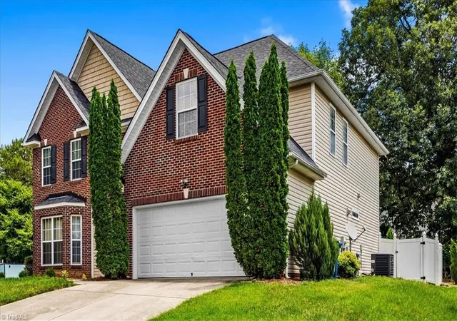 Homes for sale in Whitsett, NC | 1905 Buckminster Dr, Whitsett, NC 27377 | MLS# 1226777