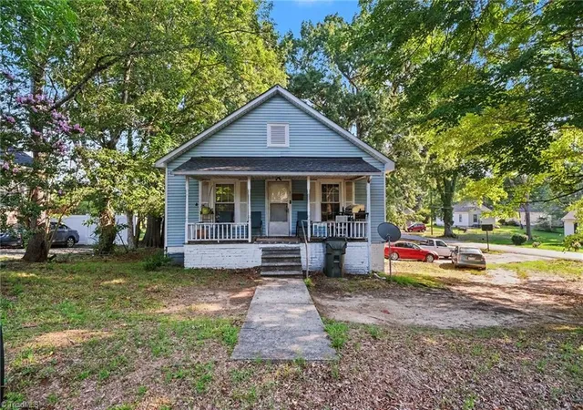 Photo 1 of Single family home for sale at 1005 Ava St, Burlington, NC 27215 | MLS# 1227800 | Listing updated on 2026-09-09