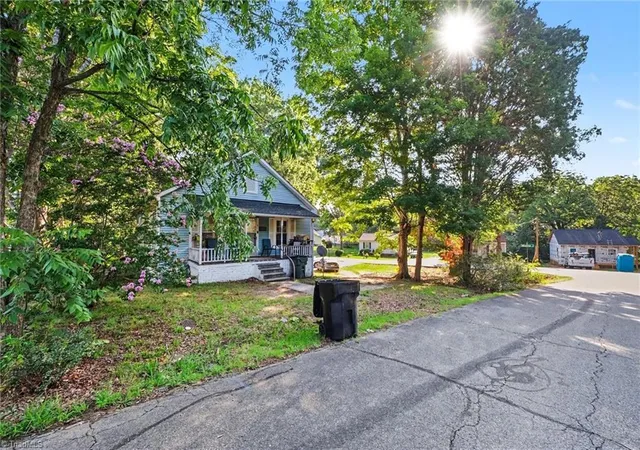 Photo 3 of Single family home for sale at 1005 Ava St, Burlington, NC 27215 | MLS# 1227800 | Listing updated on 2026-09-09