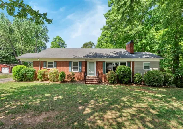 Homes for sale in Pilot Mountain, NC | 213 Old Westfield Rd, Pilot Mountain, NC 27041 | MLS# 1216904
