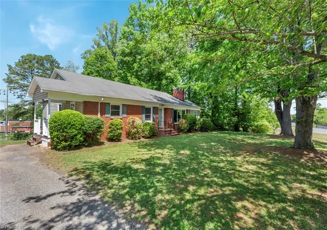 Homes for sale in Pilot Mountain, NC | 213 Old Westfield Rd, Pilot Mountain, NC 27041 | MLS# 1216904