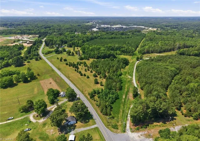 24th image of 5853 Riverdale Dr, Jamestown, NC 27282 | MLS# 1226710