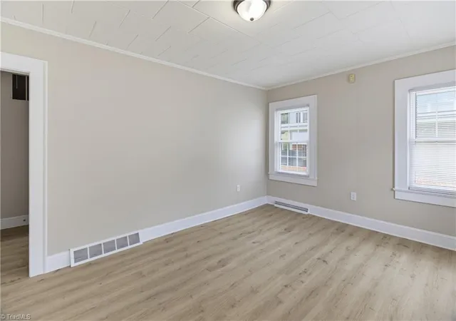 Photo 4 of Single family home for sale at 625 N Elm St, Asheboro, NC 27203 | MLS# 1233703 | Listing updated on 2026-10-06