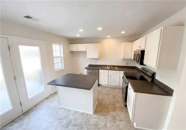 2nd image of 474 Saratoga Ct, Winston Salem, NC 27103 | MLS# 1209050