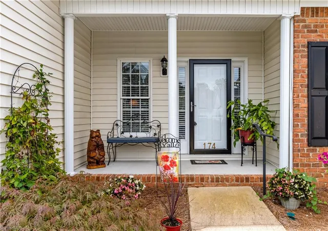 Photo 3 of Sale Pending at 174 Stadium Oaks Dr, Clemmons, NC 27012 | MLS# 1228663 | Listing updated on 2026-09-04