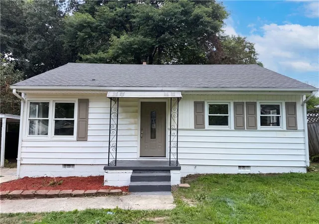 1st image of 718 Hardeman St, Thomasville, NC 27360 | MLS# 1226850