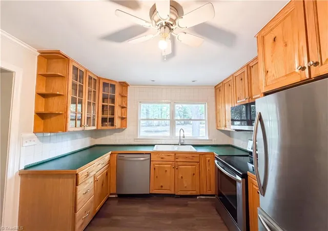 Photo 3 of Single family home for sale at 718 Hardeman St, Thomasville, NC 27360 | MLS# 1226850 | Listing updated on 2026-09-03