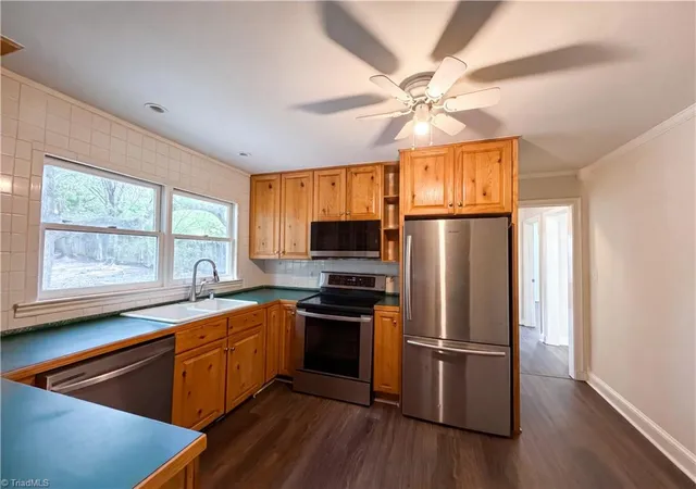 Photo 3 of Single family home for sale at 718 Hardeman St, Thomasville, NC 27360 | MLS# 1226850 | Listing updated on 2026-09-03