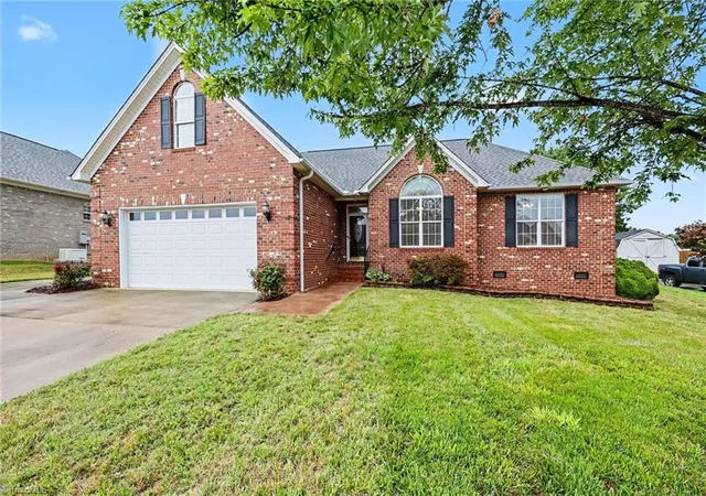 Homes for sale in Archdale, NC | 1009 Bradford Ln, Archdale, NC 27263 | MLS# 1225970