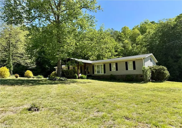 Photo 2 of Manufactured home for sale at 1038 Blackburn Holw Rd, Purlear, NC 28665 | MLS# 1219411 | Listing updated on 2026-05-12