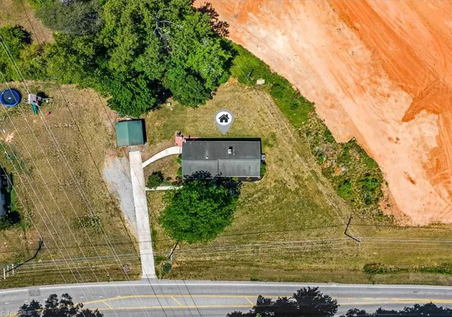 39th image of 1805 Pleasant Ridge Rd, Greensboro, NC 27410 | MLS# 1221725