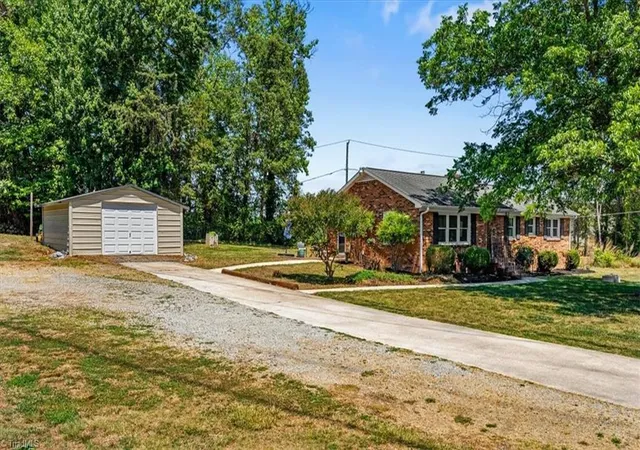 4th image of 1805 Pleasant Ridge Rd, Greensboro, NC 27410 | MLS# 1221725