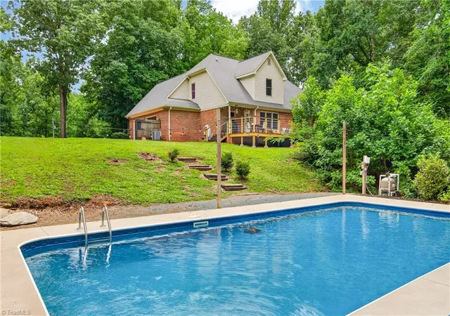 3rd image of 350 Lawrence Dr, Asheboro, NC 27205 | MLS# 1225712