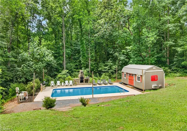 4th image of 350 Lawrence Dr, Asheboro, NC 27205 | MLS# 1225712