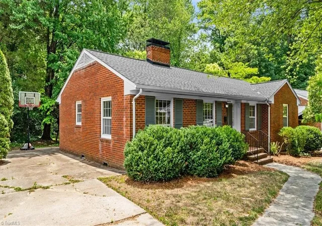 Photo 2 of Single family home for sale at 1210 Pembroke Rd, Greensboro, NC 27408 | MLS# 1223742 | Listing updated on 2026-08-06
